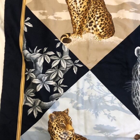 Vintage Ferragamo jungle cat scarf - Picture 8 of 13